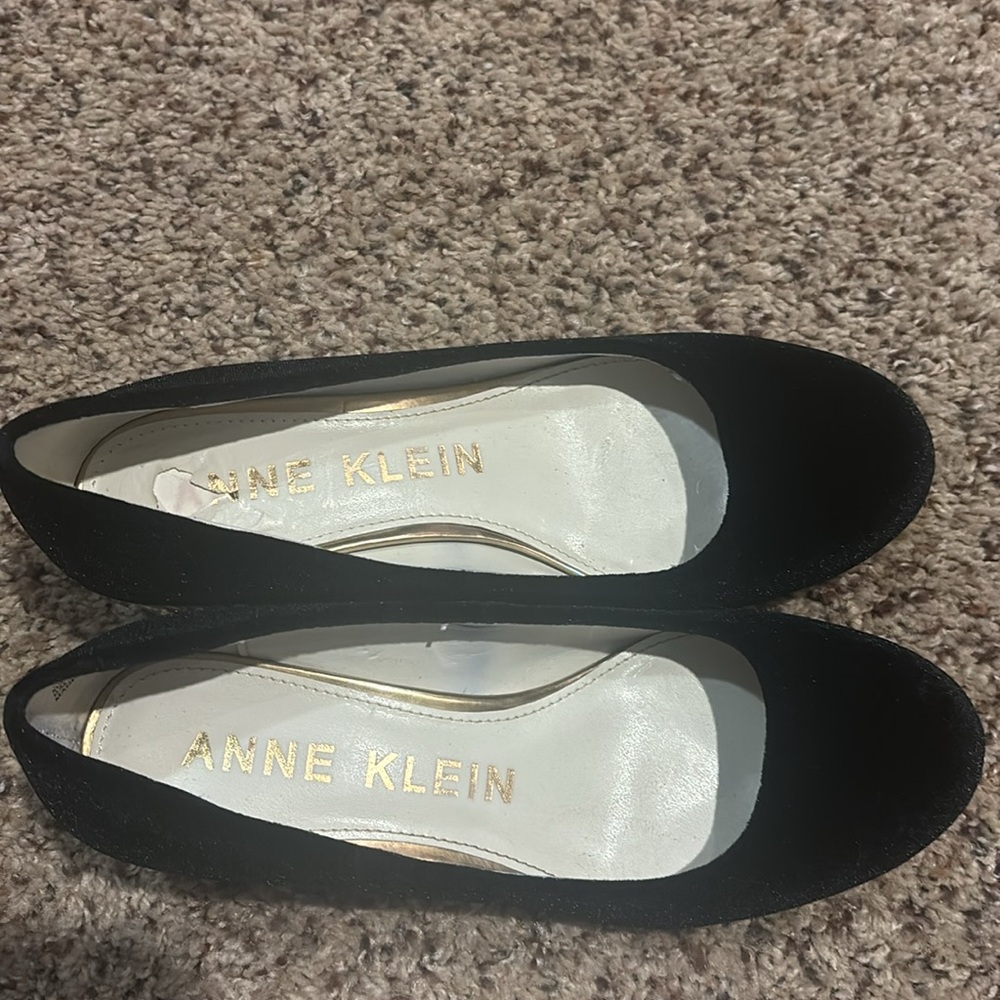 Anne Klein Hayden Block Heel Black Satin
Fabric w/Gem Jeweled Embellished Heel - Picture 7 of 12